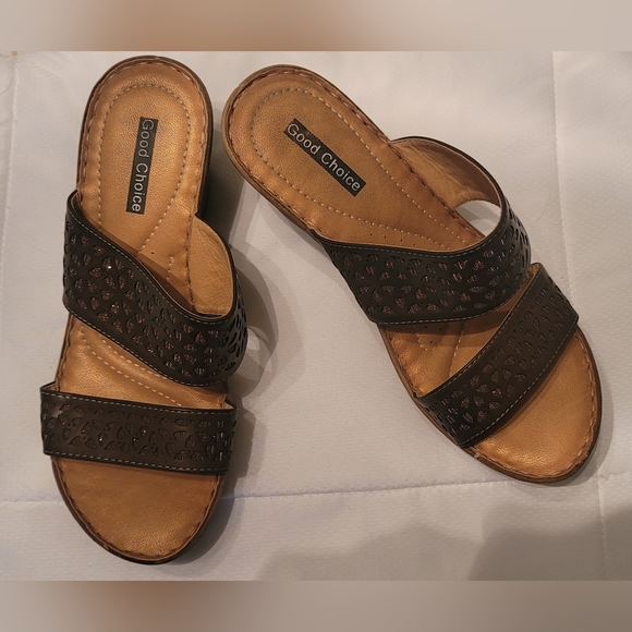 Good Choice Wedge Sandal- Size 38/ 7.5 - Picture 1 of 3